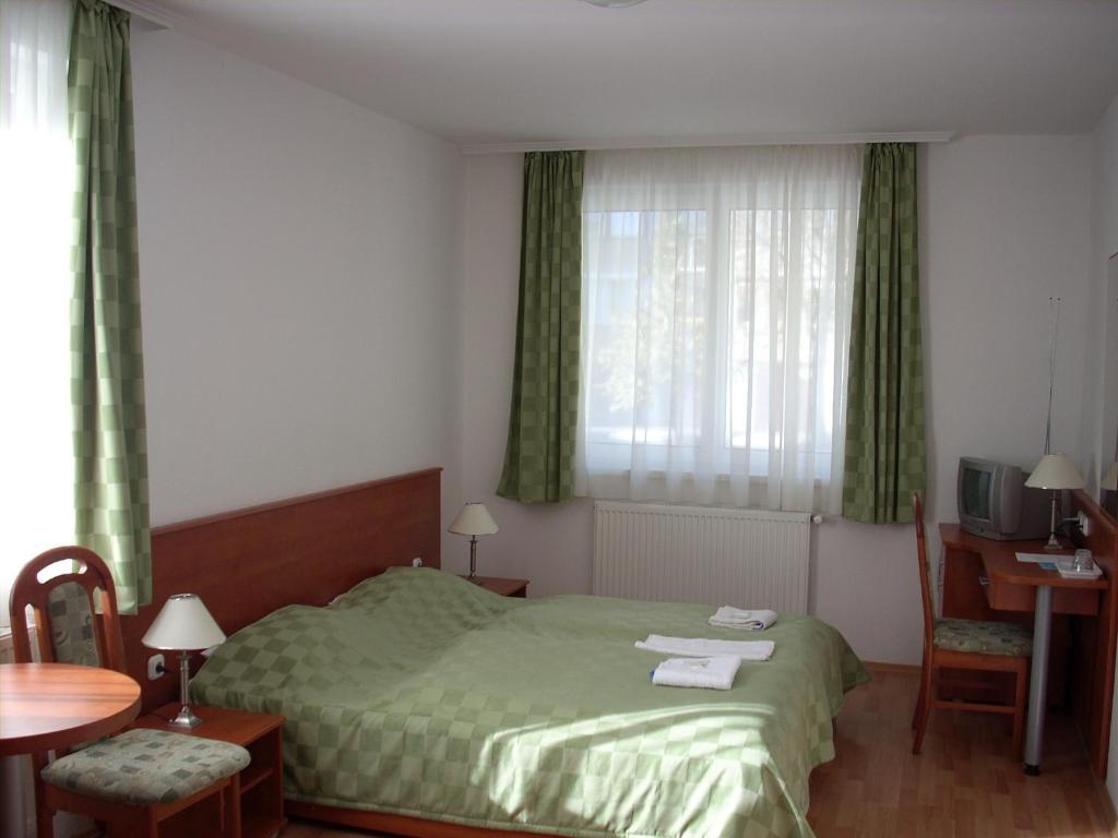 Hotel Kristaly Hajdúszoboszló Oda fotoğraf